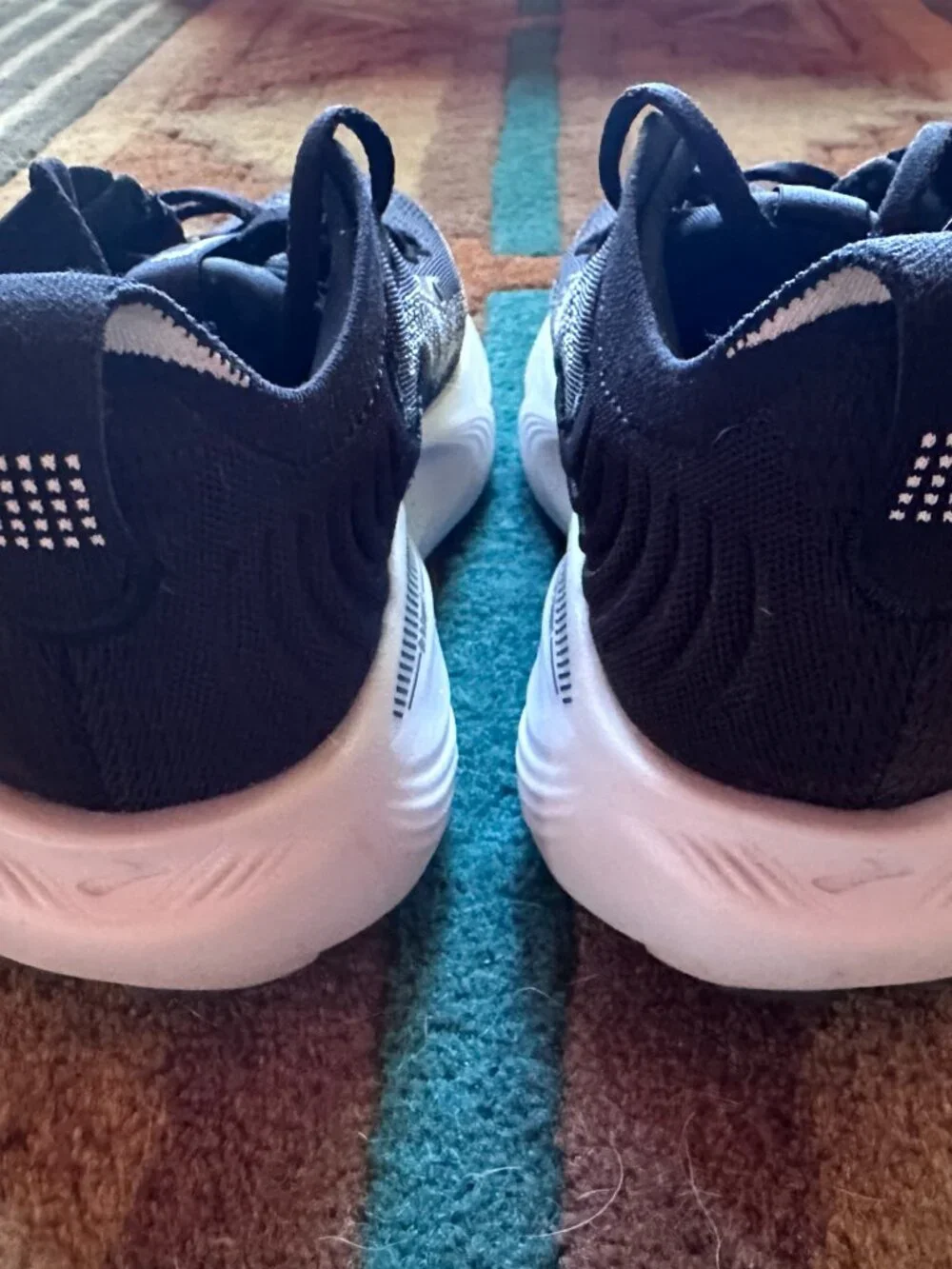 Like New Box Brooks Adrenaline GTS 25 Women's 8 Black Grey White Retail $155